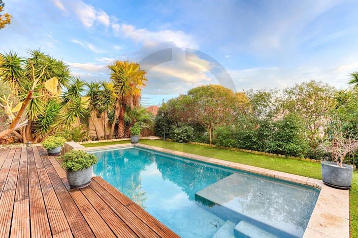 Image No.9-6 Bed House for sale