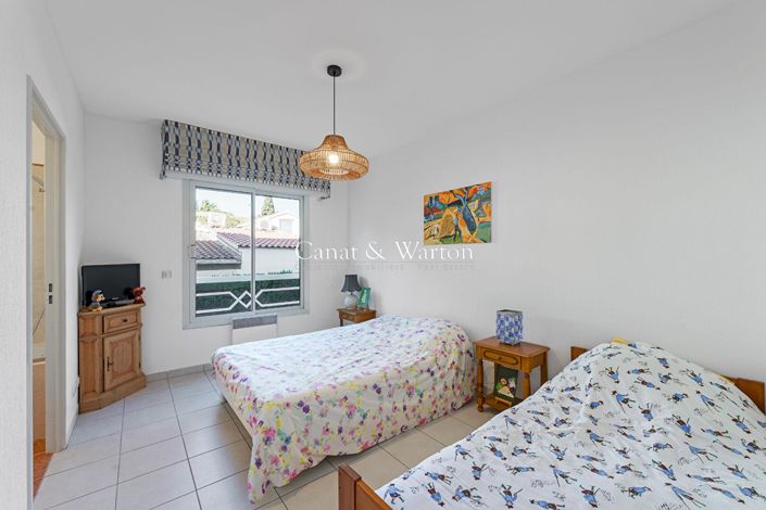 Image No.11-3 Bed Apartment for sale