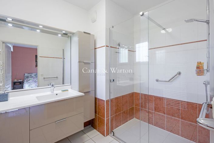 Image No.9-3 Bed Apartment for sale