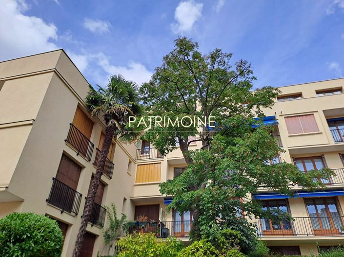 Image No.3-Appartement de 2 chambres à vendre à Versailles