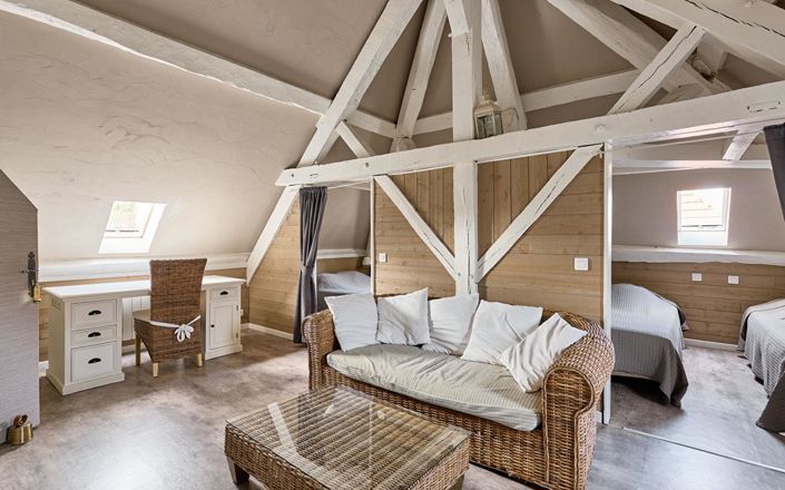 Image No.16-8 Bed Property for sale