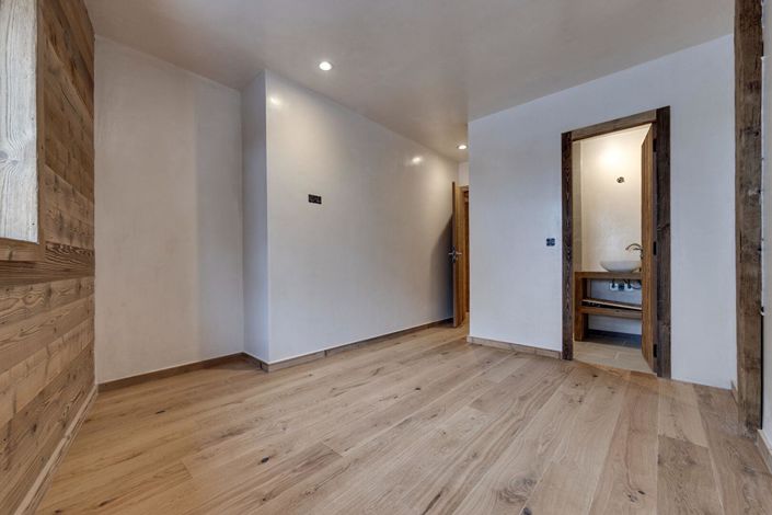 Image No.10-3 Bed Apartment for sale