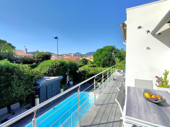 Image No.13-5 Bed House for sale