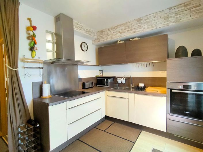 Image No.16-5 Bed House for sale