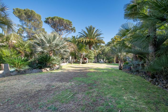 Image No.18-5 Bed Property for sale