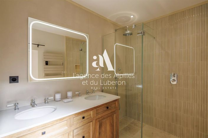 Image No.16-6 Bed House for sale