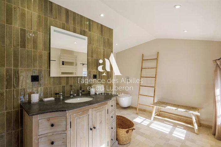 Image No.20-6 Bed House for sale