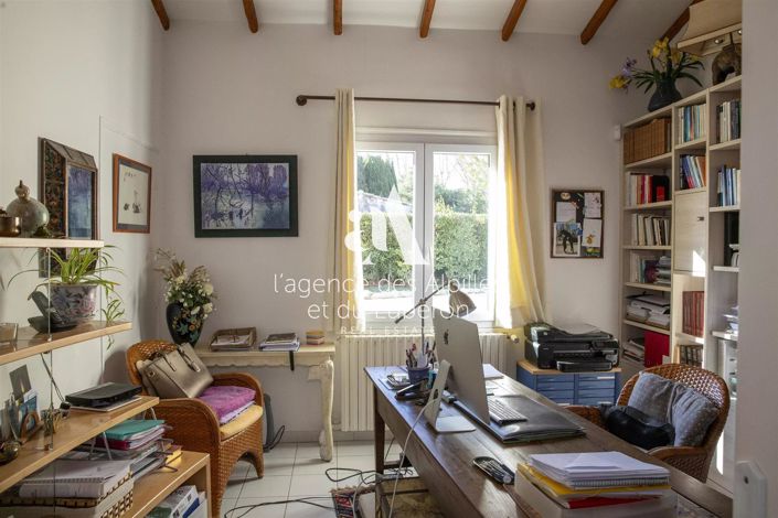 Image No.11-3 Bed House for sale