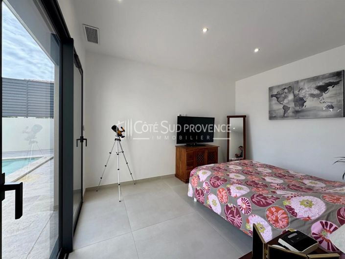 Image No.12-4 Bed House for sale