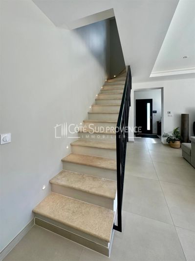 Image No.16-4 Bed House for sale