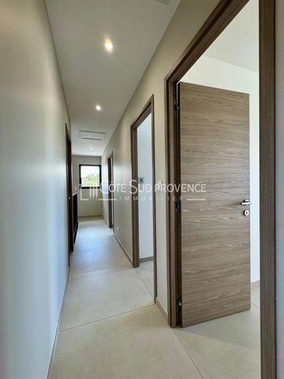 Image No.17-4 Bed House for sale