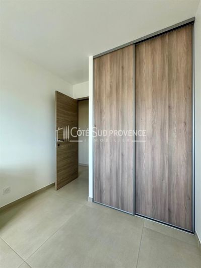 Image No.19-4 Bed House for sale