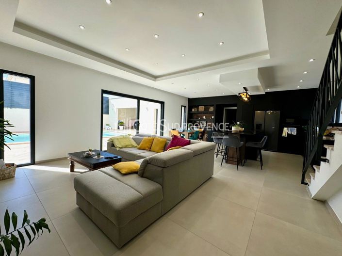 Image No.5-4 Bed House for sale