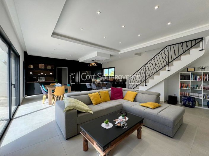 Image No.6-4 Bed House for sale