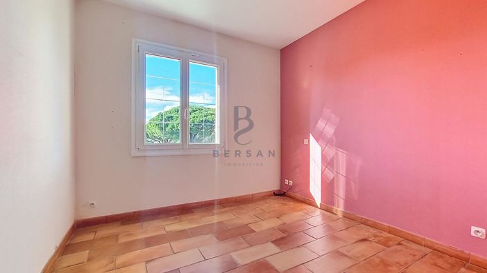 Image No.13-2 Bed House for sale