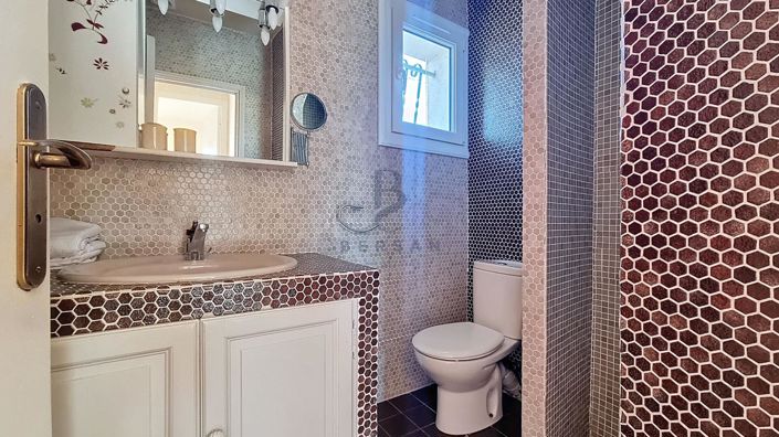 Image No.16-2 Bed House for sale