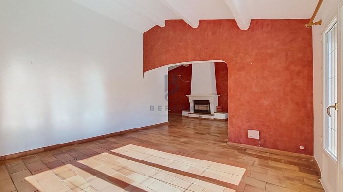 Image No.6-2 Bed House for sale