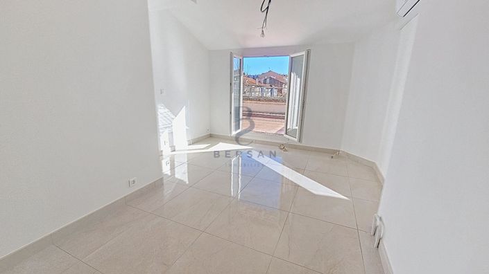 Image No.11-Apartment for sale