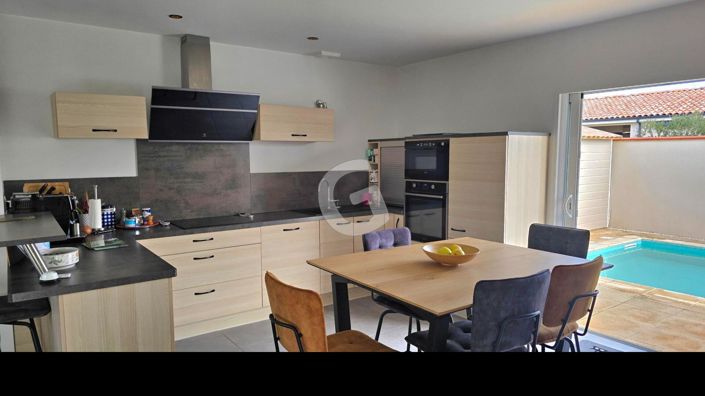 Image No.7-6 Bed House for sale