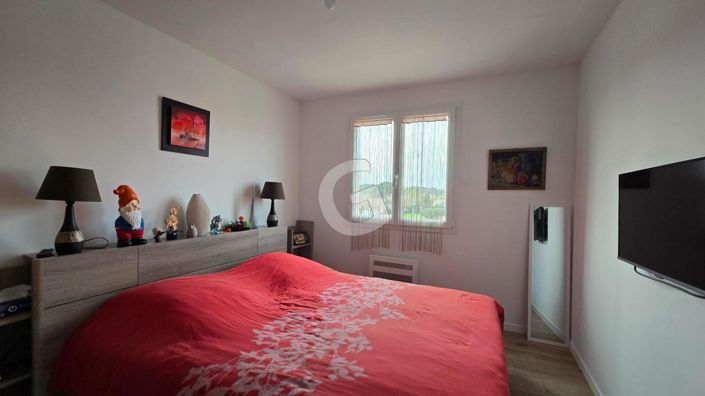 Image No.9-6 Bed House for sale