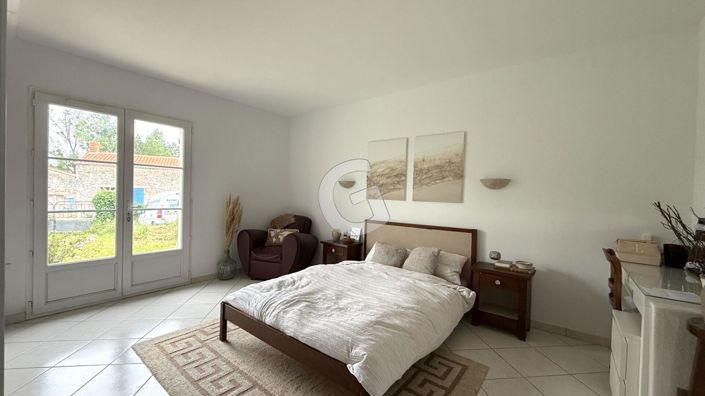 Image No.7-2 Bed House for sale