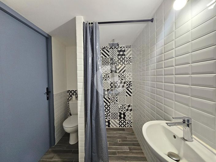 Image No.8-3 Bed House for sale