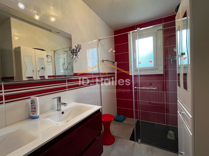 Image No.7-3 Bed House for sale