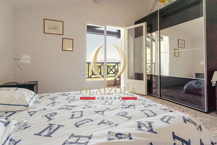 Image No.11-3 Bed Property for sale