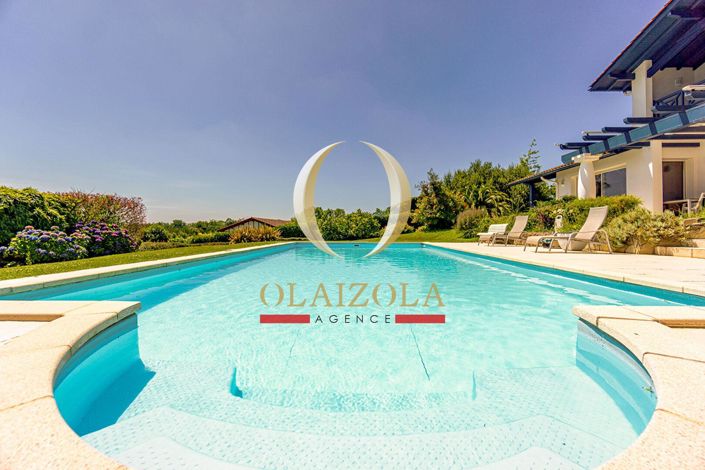 Image No.14-3 Bed Property for sale