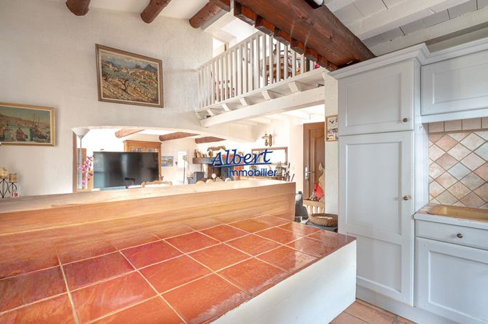 Image No.10-4 Bed House for sale