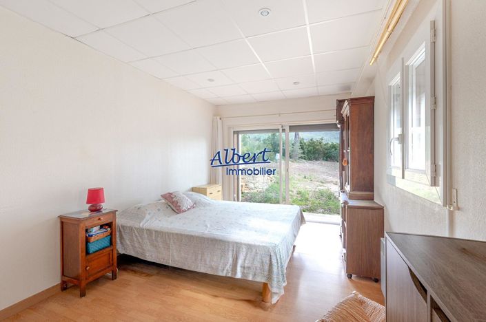 Image No.14-4 Bed House for sale