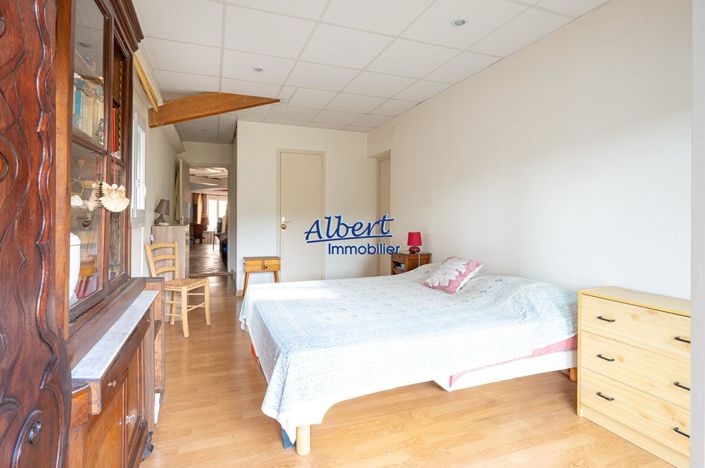 Image No.15-4 Bed House for sale