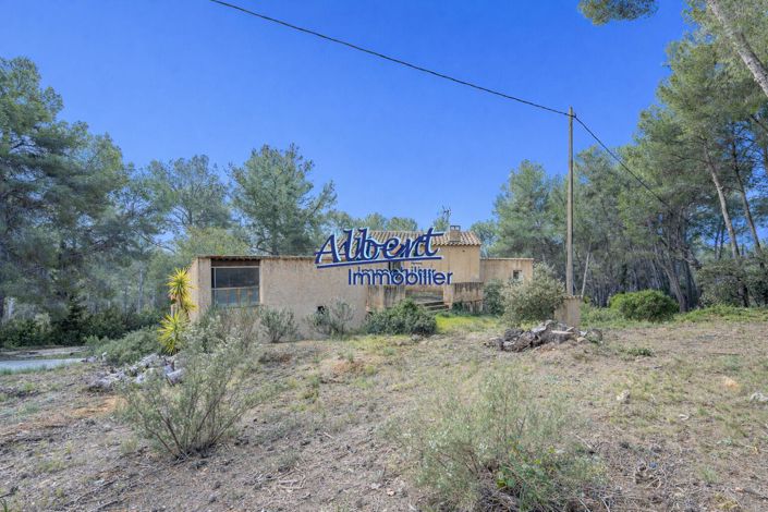 Image No.2-4 Bed House for sale