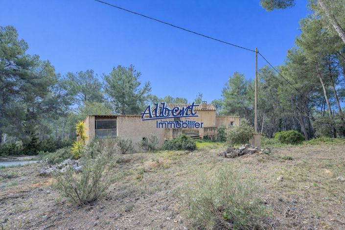 Image No.2-4 Bed House for sale