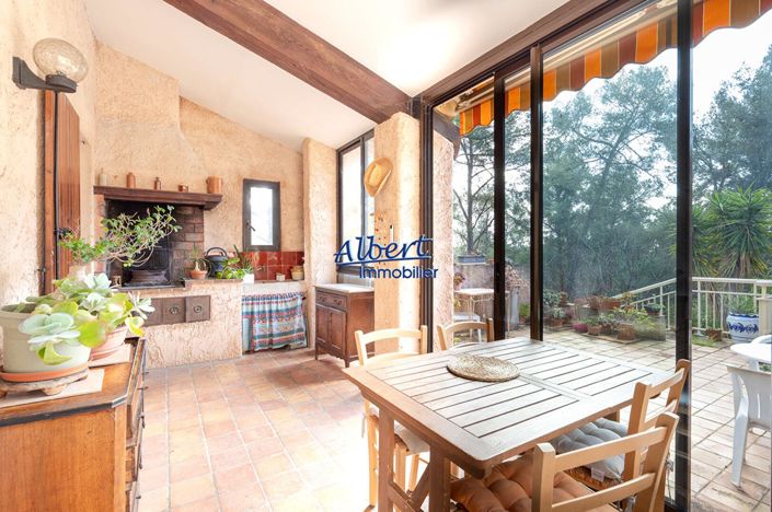 Image No.3-4 Bed House for sale