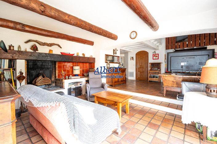 Image No.8-4 Bed House for sale