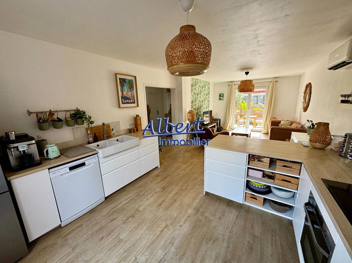 Image No.7-3 Bed House for sale