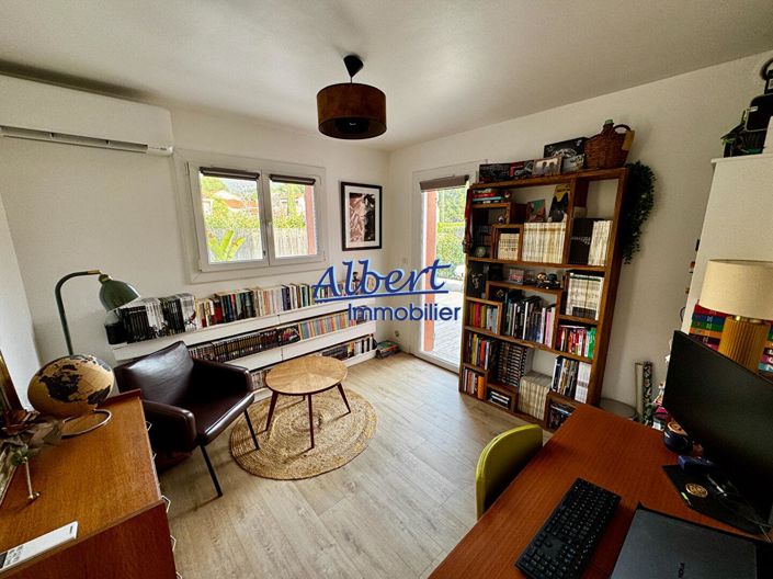 Image No.9-3 Bed House for sale