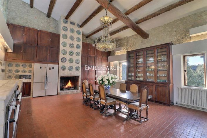 Image No.10-7 Bed Property for sale