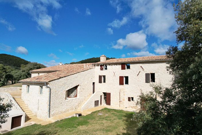 Image No.5-7 Bed Property for sale