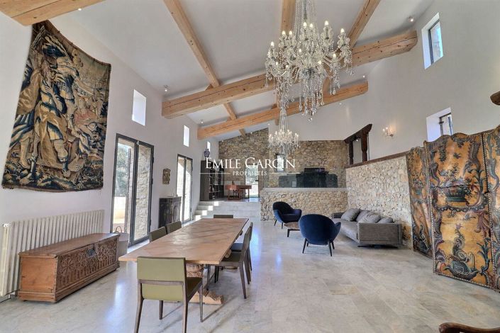 Image No.9-7 Bed Property for sale