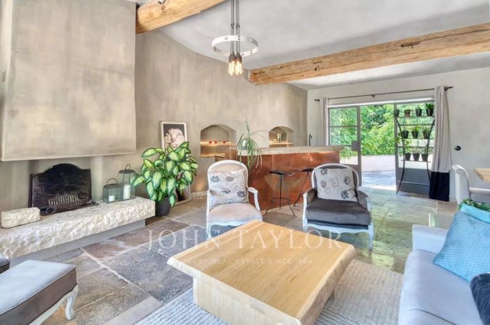 Image No.3-5 Bed House for sale