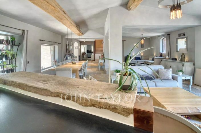 Image No.5-5 Bed House for sale