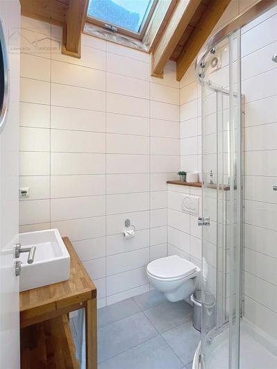 Image No.11-8 Bed House for sale