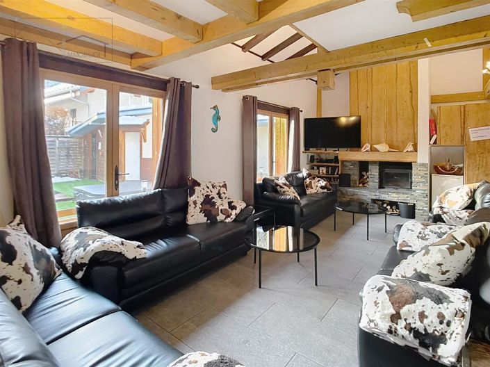 Image No.2-8 Bed House for sale