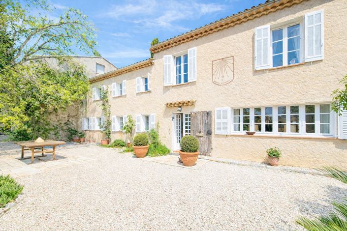 Image No.2-Propriété de 6 chambres à vendre à Grasse