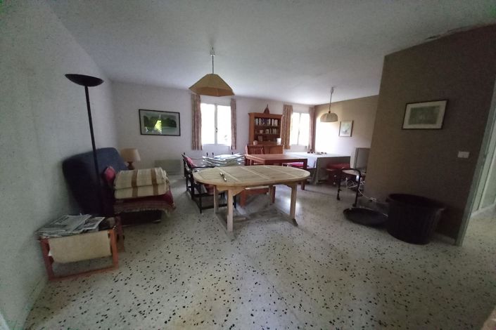 Image No.5-2 Bed House for sale