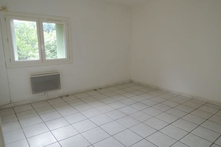 Image No.3-Maison de 5 chambres à vendre à Uzès