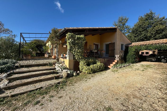 Image No.2-4 Bed House for sale