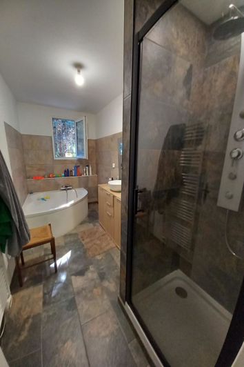 Image No.8-4 Bed House for sale